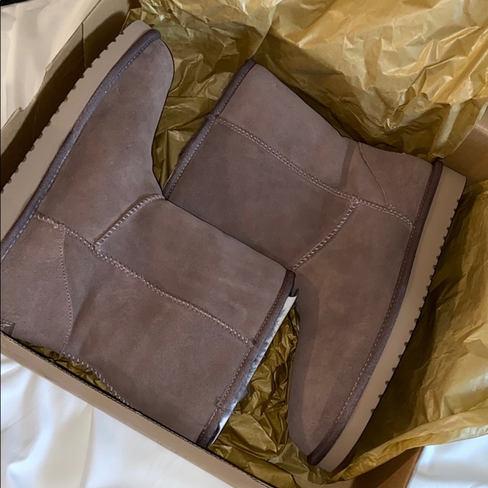 UGG Classic Short Boot